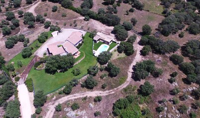 Large villa, panoramic sight on mountain, 3km beach and golf