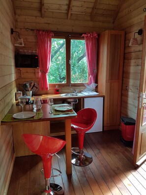 冰箱、微波炉、炉灶、茶具/咖啡用具