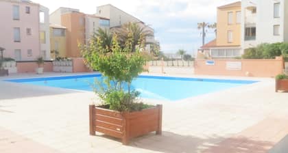 Air-conditioned apartment of 43 m² with swimming pool in the residence