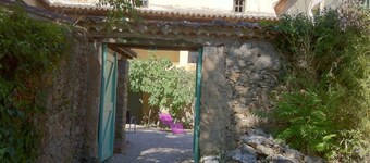 Mas Ferrieres Saint Laurent, Old Fortified Farmhouse 