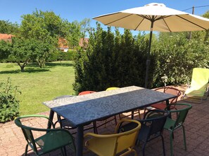 Outdoor dining - Gîte in the Bay of Somme (Pendé)