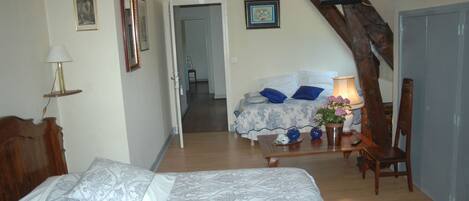 1 habitación, wifi y ropa de cama