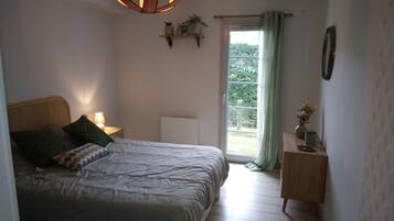 2 slaapkamers, een strijkplank/strijkijzer, wifi, beddengoed