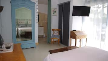 1 bedroom, travel crib, WiFi, bed sheets