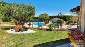 Outdoor pool - Small country house in the heart of the vineyards DU (Fronton)