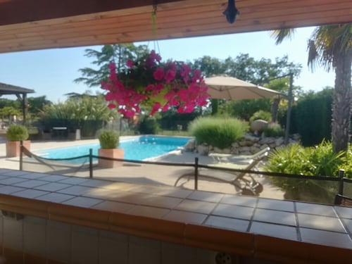 Small country house in the heart of the vineyards DU