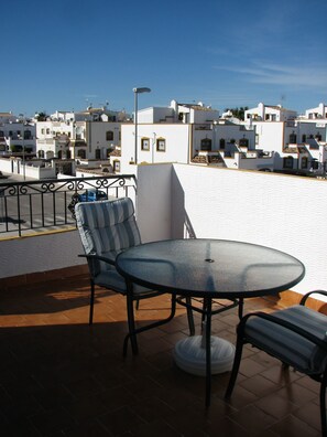 Outdoor dining - Superb private pool house between sea and mountains, calm and relaxation assured (Orihuela (Alicante))