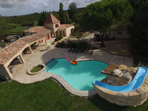 Pleasant house with swimming pool in the countryside. Golf 6km