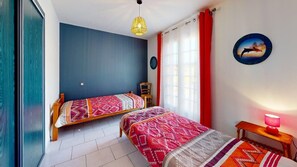 4 chambres, fer et planche à repasser, Wi-Fi, literie fournie