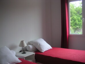 2 habitaciones, tabla de planchar con plancha y wifi gratis