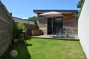 Outdoor dining - Cottage by the sea and close to the town center in Cabourg. (Cabourg)