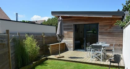 Cottage by the sea and close to the town center in Cabourg.