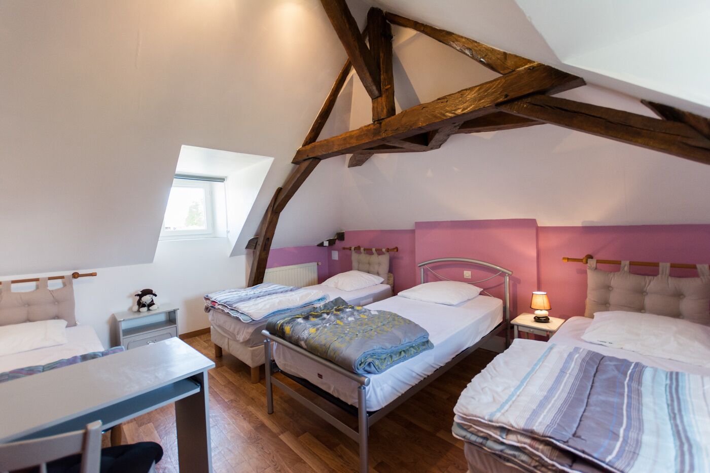 4 quartos, ferros/tábuas de passar roupa, Wi-Fi de cortesia