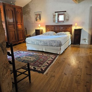 5 camere, ferro/asse da stiro, lenzuola
