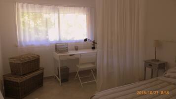 2 chambres, fer et planche à repasser, lit parapluie, Wi-Fi gratuit