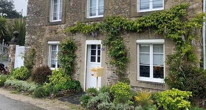 GITE LES PIEDS DANS L'EAU " L' AUGMAR "