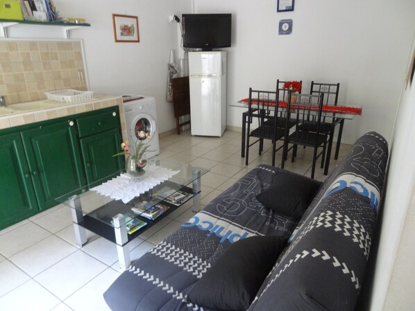 TV, DVD player