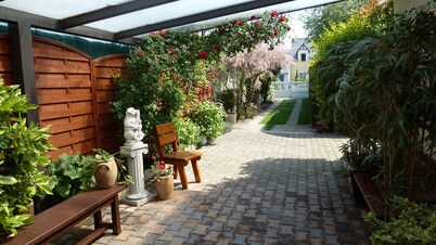 700m from St Malo beach: beautiful, quiet villa with garden