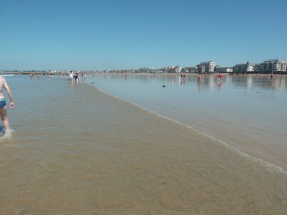 700m from St Malo beach: beautiful, quiet villa with garden