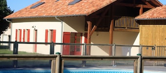 Gite climatisĂ© 8 personnes avec piscine chauffĂ©e au cĆur de la forĂȘt landaise