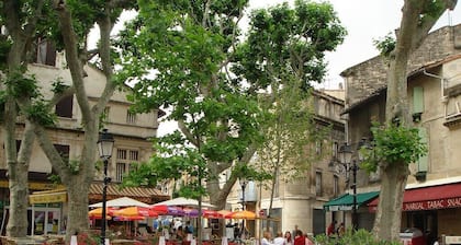 BONITA CASA<br>CENTRO HISTÓRICO<br>D'ARLES