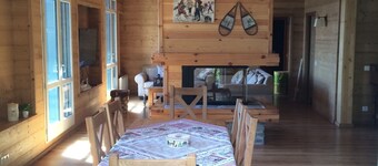 Superb chalet apartment with views of the Cerdagne - 3 minutes from the cable cars