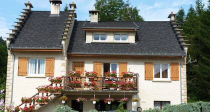 furnished 6-person apartment in a typical Vercors house 