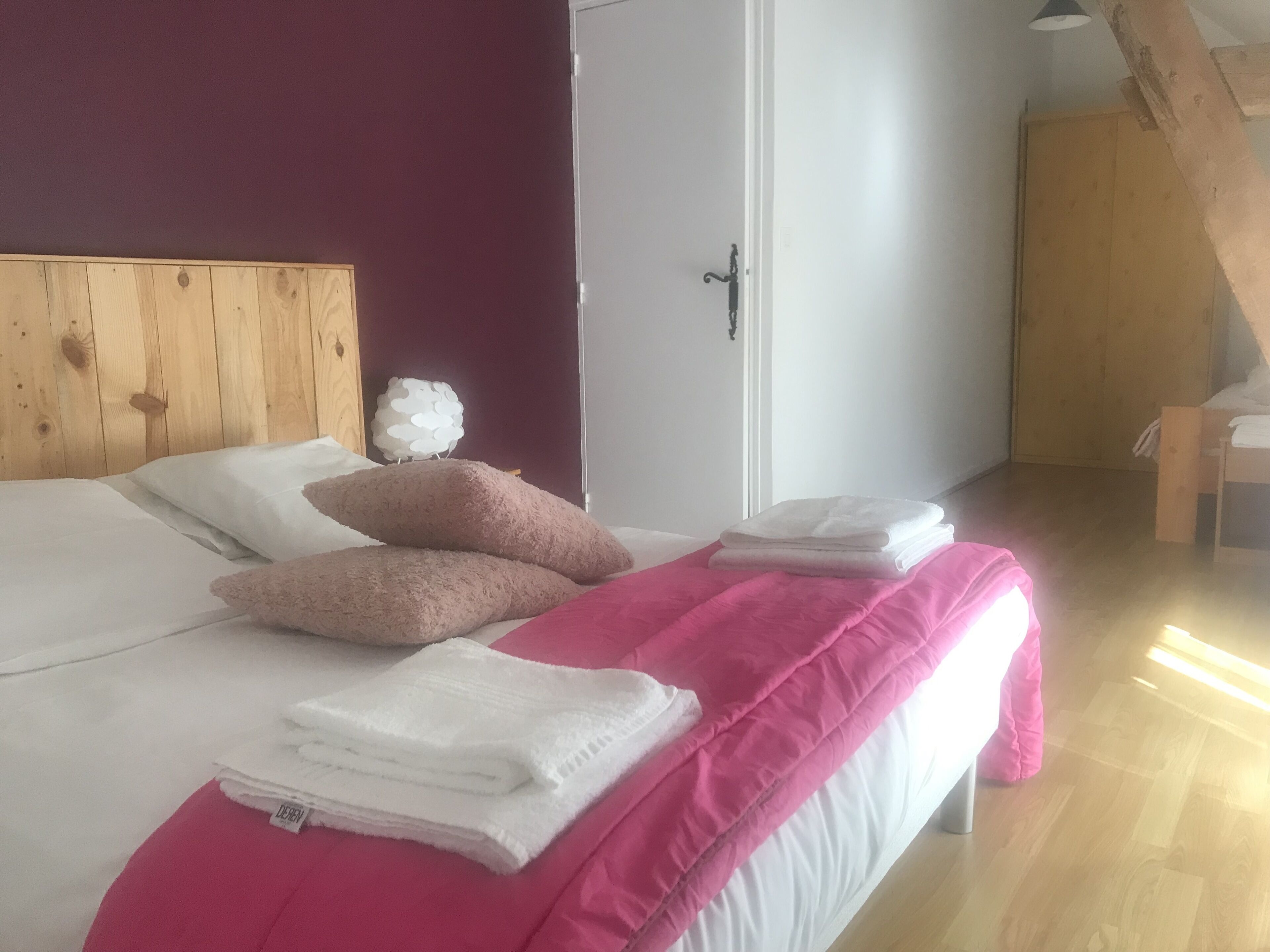 2 Schlafzimmer, Schreibtisch, Bügeleisen/Bügelbrett, kostenloses WLAN