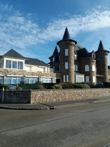 seaside apartment for 2 people 