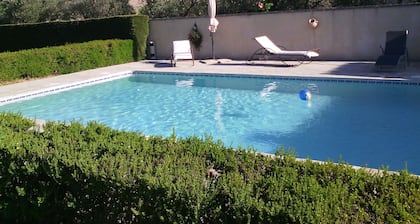 Casa rural - Alojamiento turístico amueblado clasificado 4 estrellas - Alpilles - piscina - aire acondicionado