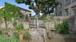 Enceinte de lâhĂ©bergement