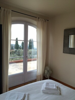 6 bedrooms, iron/ironing board, Internet - Very pretty villa with panoramic view of Grasse, Provencal for 12 people (Grasse)