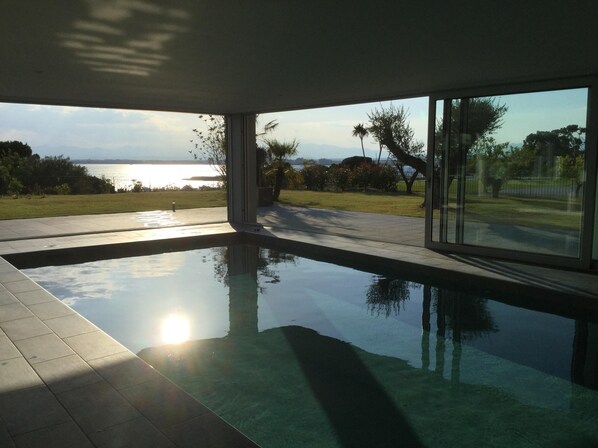 Indoor pool, a heated pool - Roses: Magnificent contemporary villa with an indoor pool (Roses)