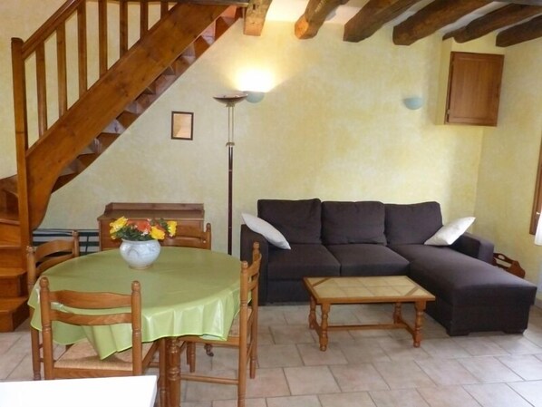 TV, fireplace, DVD player, table football
