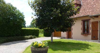 COUNTRY GITE CHARACTER HOUSE WITH HEATED OUTDOOR POOL