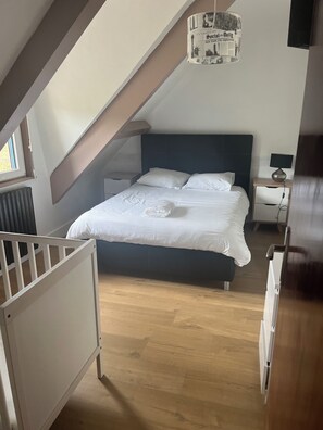 3 Schlafzimmer, Bügeleisen/Bügelbrett, WLAN, Bettwäsche
