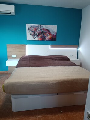 2 bedrooms, iron/ironing board, free WiFi