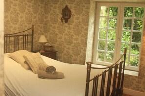 5 sovrum, skrivbord, strykjärn/strykbräda och wi-fi