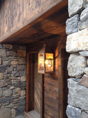 Exterior detail - In the heart of the village, 400m from the slopes: Sauna, Nordic bath, fireplace... (Praz-Sur-Arly)
