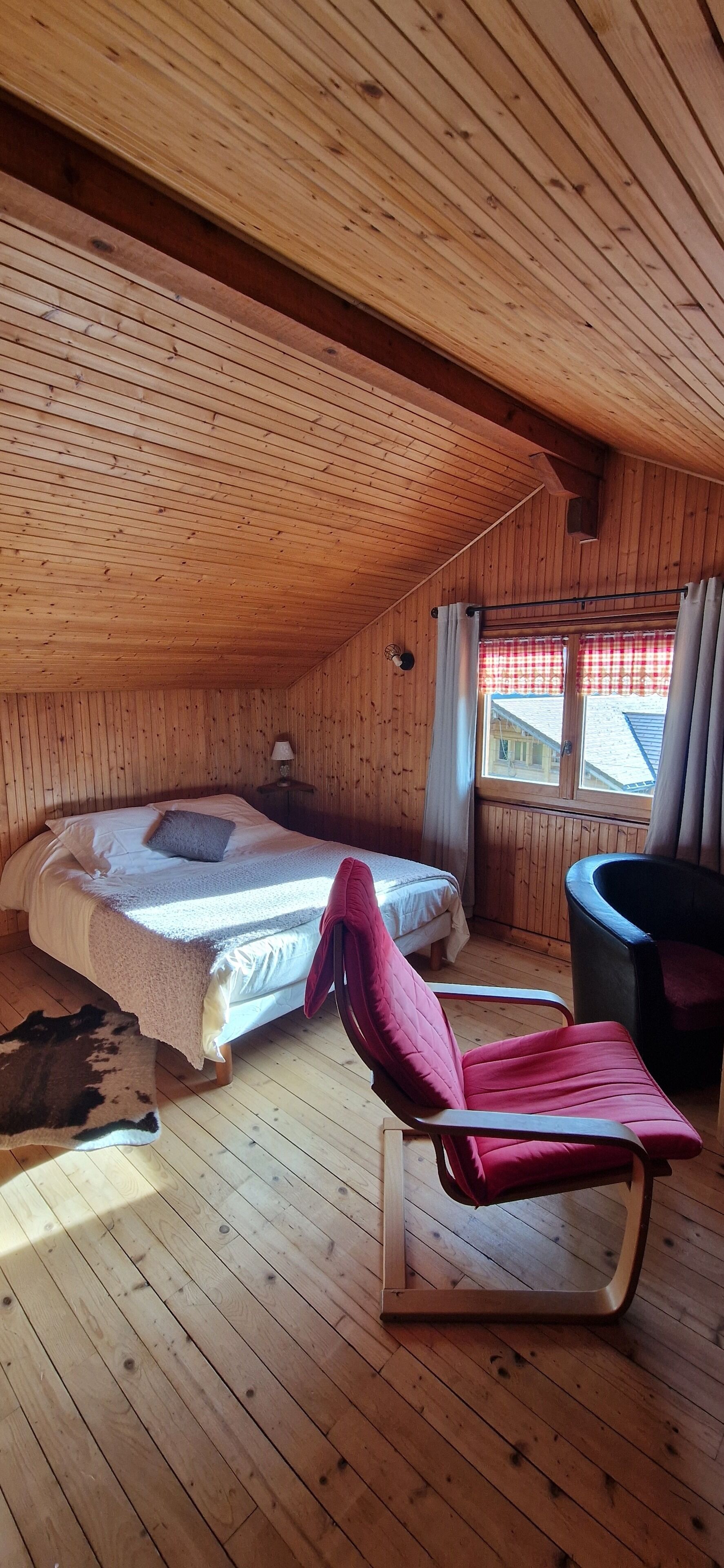 3 chambres, fer et planche à repasser, Wi-Fi gratuit, draps fournis