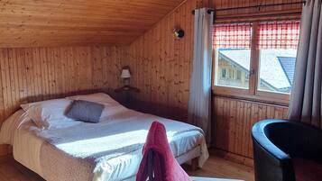 3 chambres, fer et planche à repasser, Wi-Fi gratuit, draps fournis