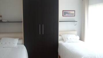 2 chambres, bureau, fer et planche à repasser, Wi-Fi gratuit