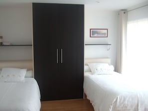 2 chambres, bureau, fer et planche à repasser, Wi-Fi gratuit