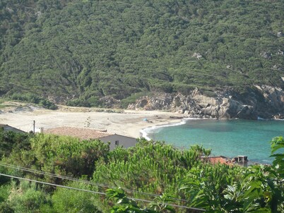 Tizzano Corsica south beach 120m