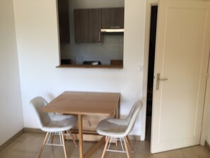 Dining - Studio 30 m2 NICE sea view near walk of the English. (Nice)