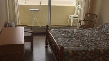 1 chambre, fer et planche à repasser, lit parapluie, Wi-Fi gratuit