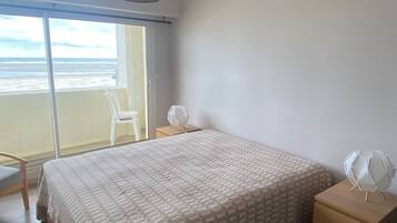 1 chambre, fer et planche à repasser, lit parapluie, Wi-Fi gratuit