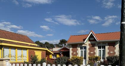 Traditional house, style "villa soulacaise", near the beach