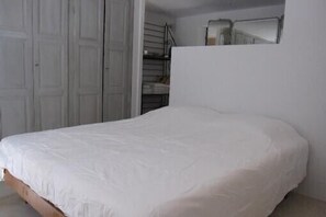 3 عدّة غرف نوم وخزنة داخل الغرفة ومكواة/لوح كي وواي فاي مجانًا