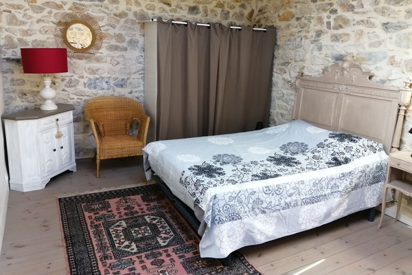 4 bedrooms, iron/ironing board, WiFi (free)